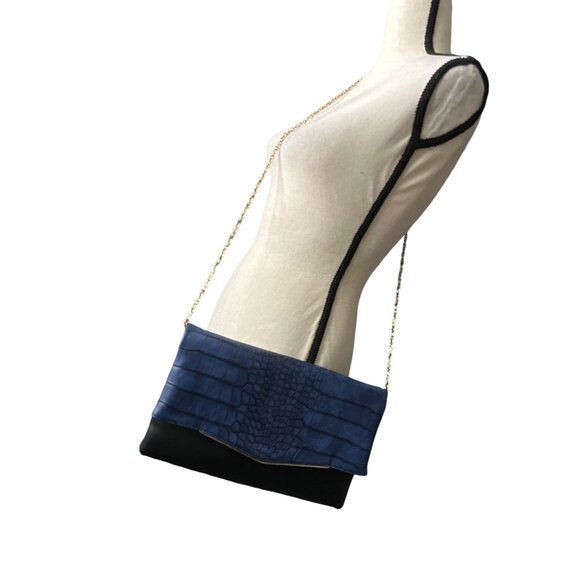 Urban Expression Blue Bag Blue Black Croc Leather Gold Chain Flap Close Secure - Picture 1 of 8